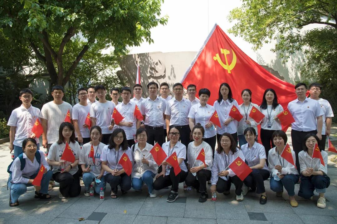 3合影.jpg